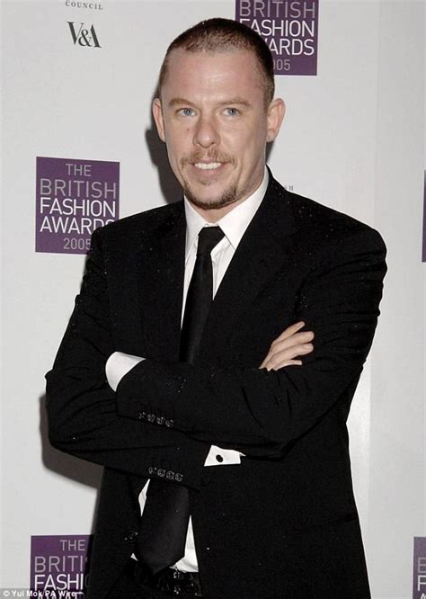 Alexander McQueen Biography 